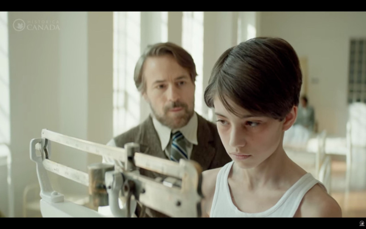 Heritage Minutes: The Discovery of Insulin - YouTube